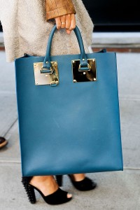 married-woman-handbag
